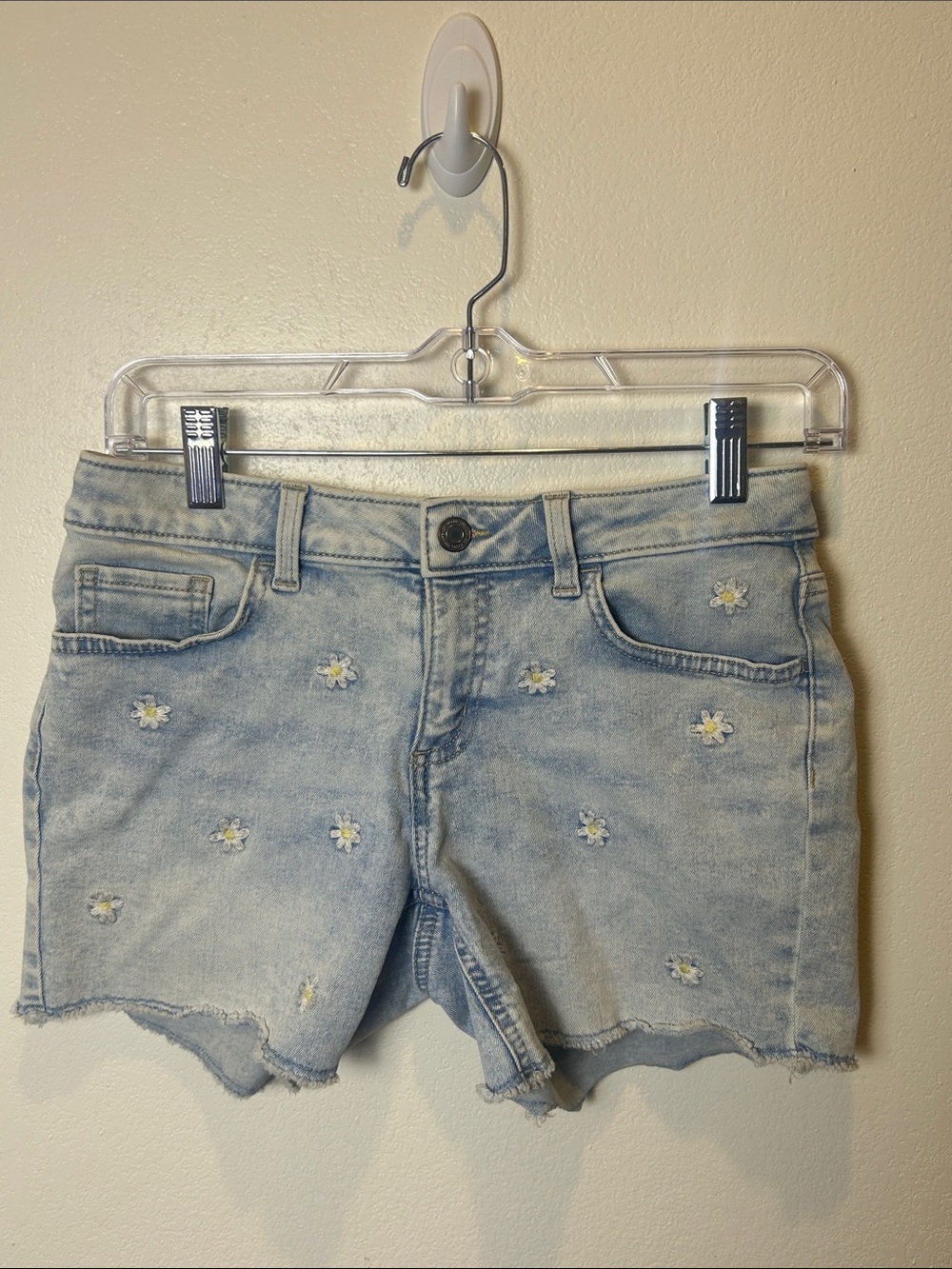 SO Size 14 Daisy Embroidered Light Wash Denim Shorts Raw Hem